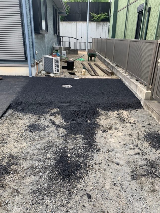 庭先補修工事 アスファルト 雑草対策 庭整地