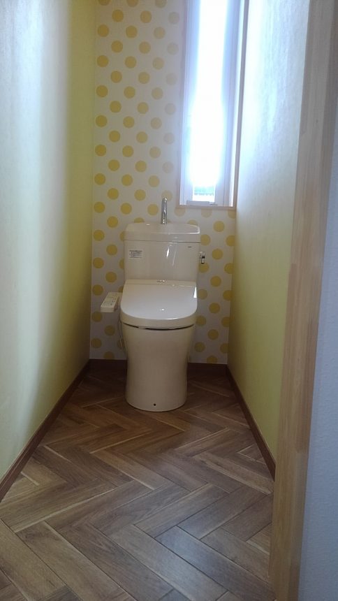 トイレ内装 トイレリフォーム ヘリンボーン