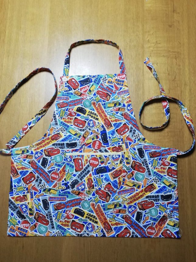 手作り 子供用エプロン